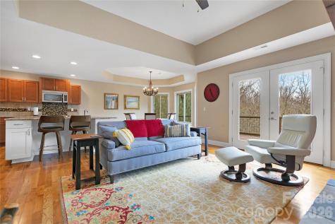 123 Isuhdavga Court Brevard NC 28712