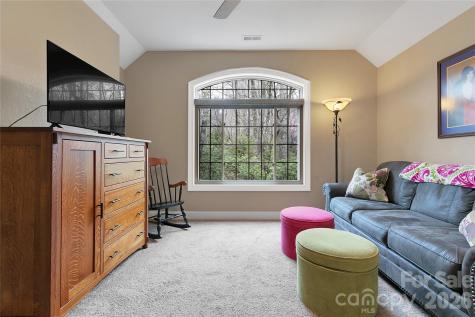 123 Isuhdavga Court Brevard NC 28712