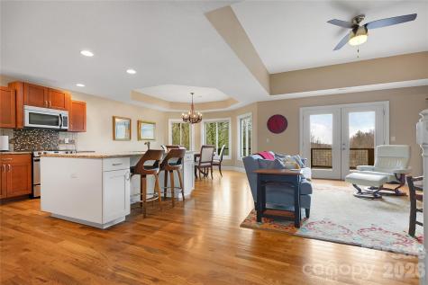 123 Isuhdavga Court Brevard NC 28712