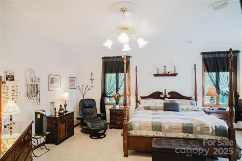 115 Hawkins Creek Road Hendersonville NC 28791
