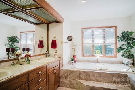 115 Hawkins Creek Road Hendersonville NC 28791