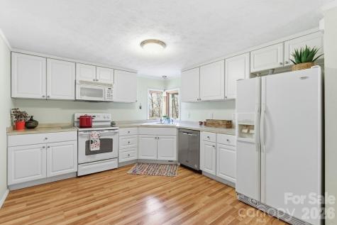 72 Lacey Lane Hendersonville NC 28739