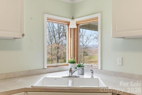 72 Lacey Lane Hendersonville NC 28739