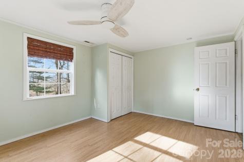 72 Lacey Lane Hendersonville NC 28739