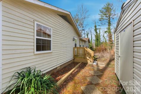 72 Lacey Lane Hendersonville NC 28739