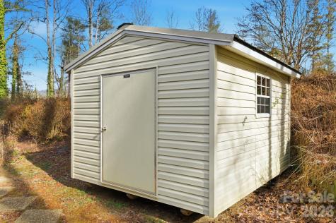 72 Lacey Lane Hendersonville NC 28739