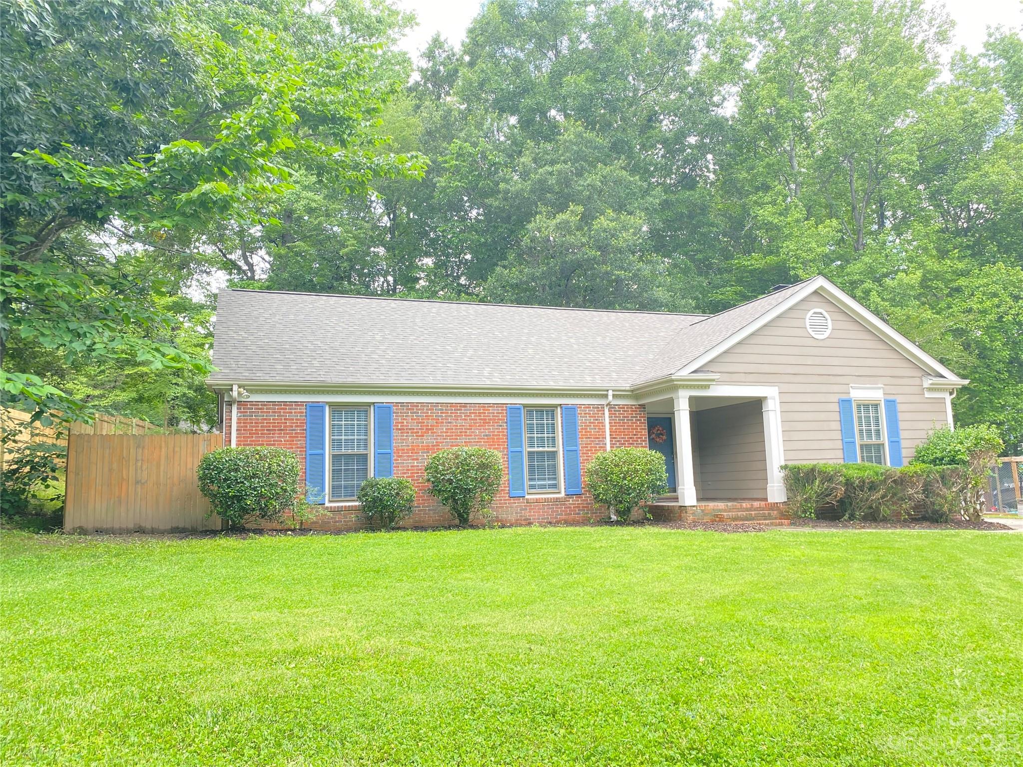 2141 Dembrigh Lane Charlotte NC 28262