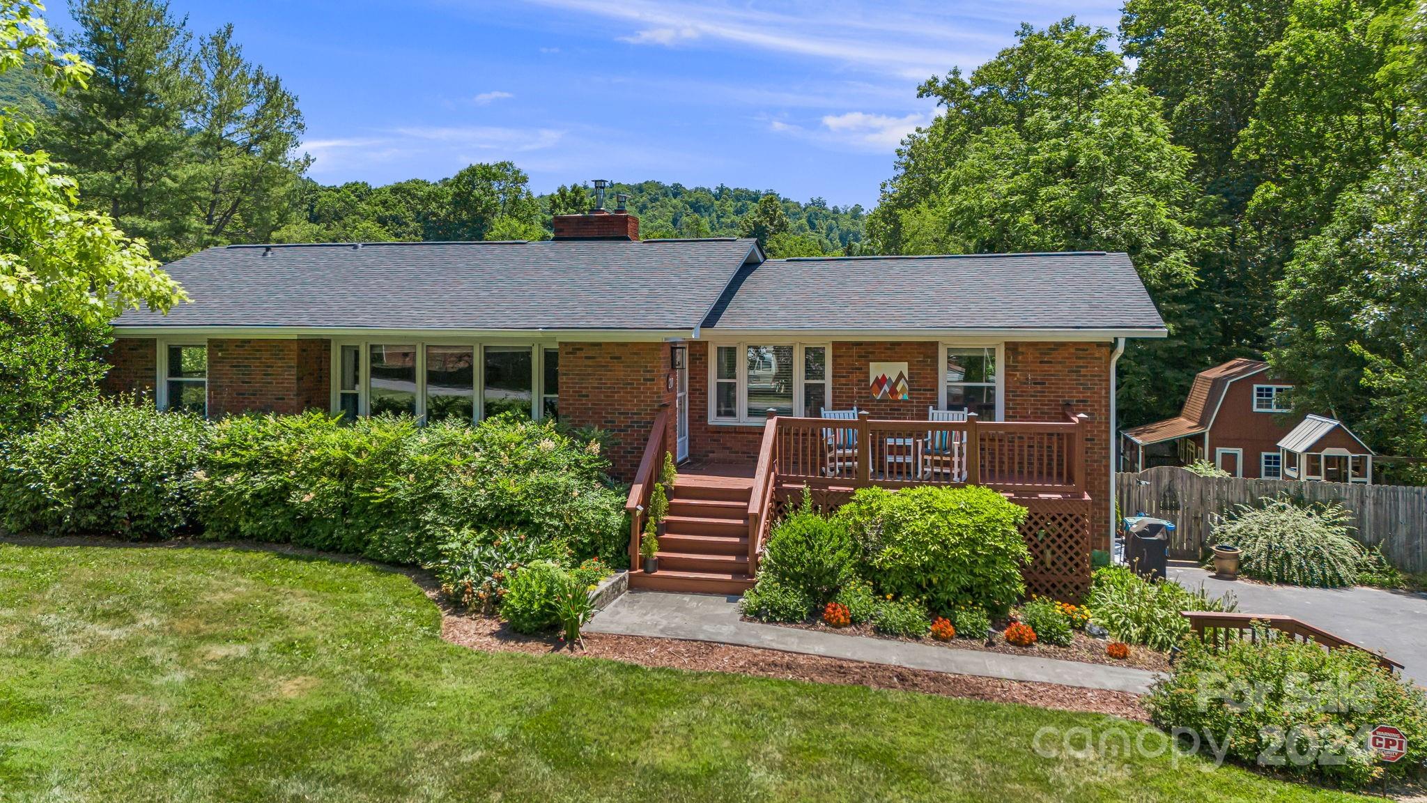 211 Mountain Crest Road Swannanoa NC 28778