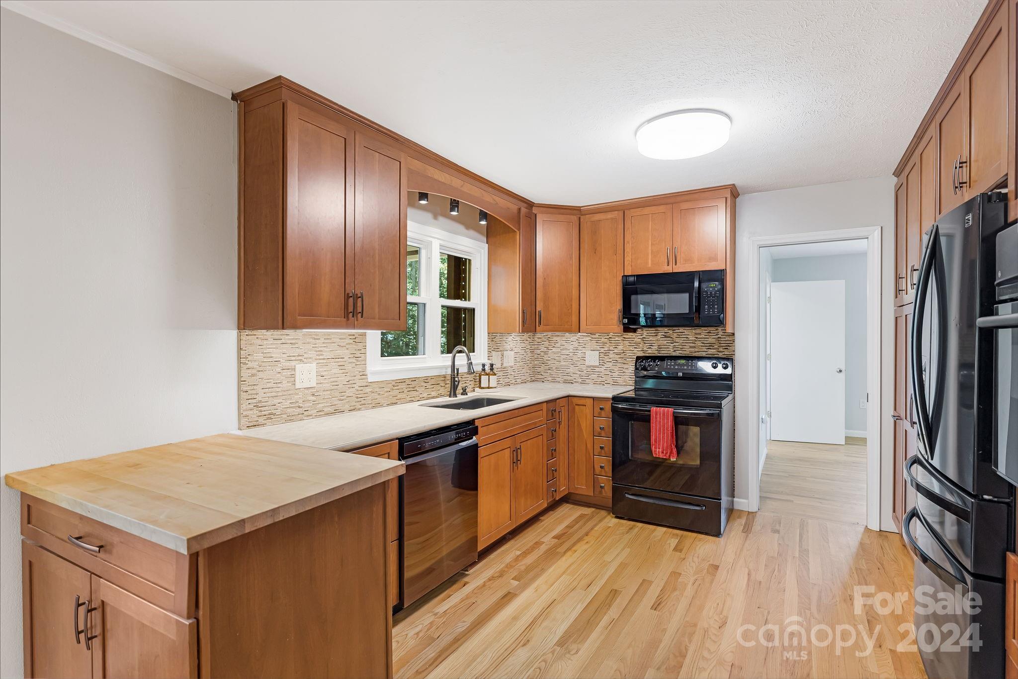 211 Mountain Crest Road Swannanoa NC 28778