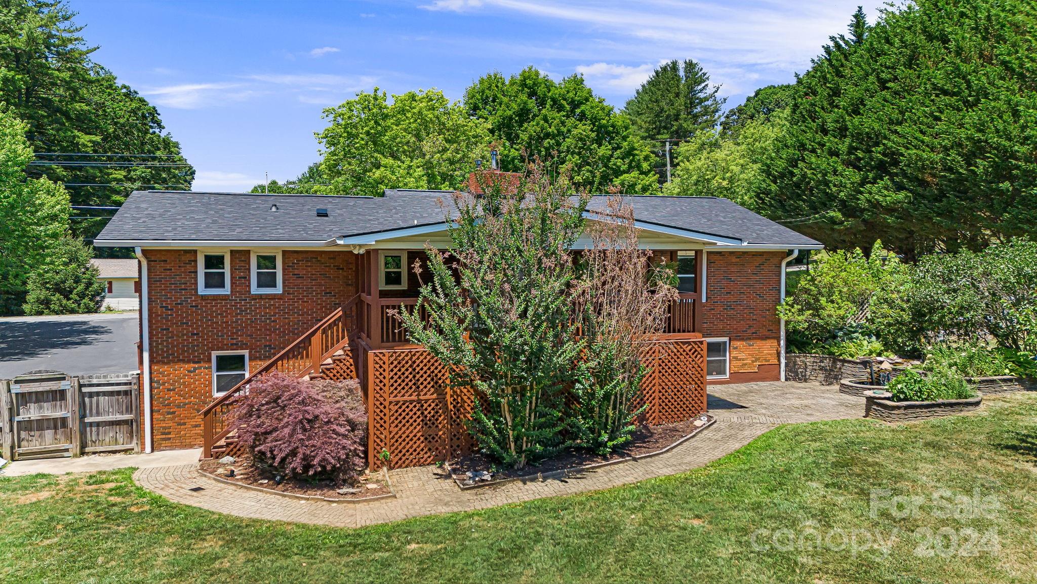 211 Mountain Crest Road Swannanoa NC 28778
