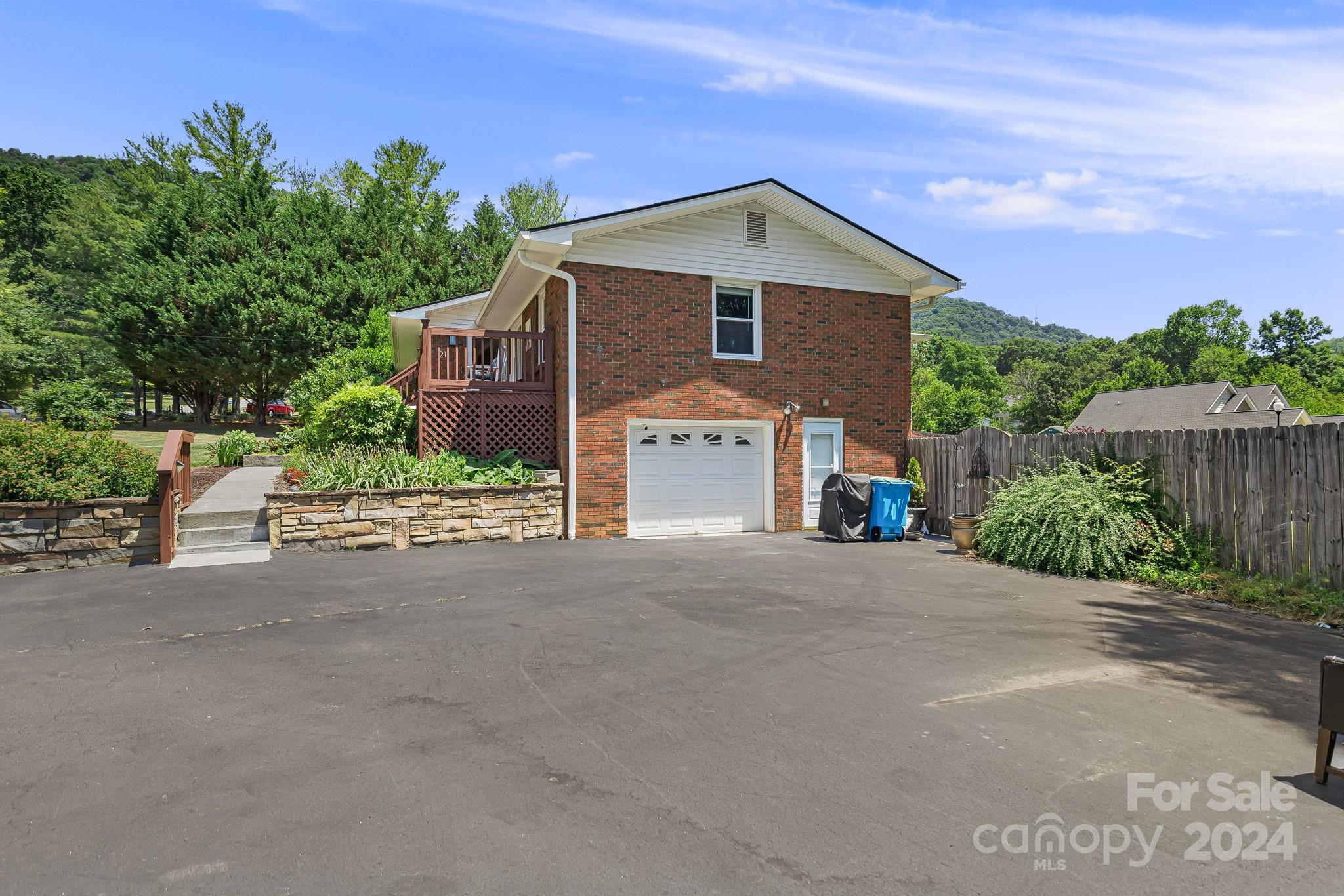 211 Mountain Crest Road Swannanoa NC 28778