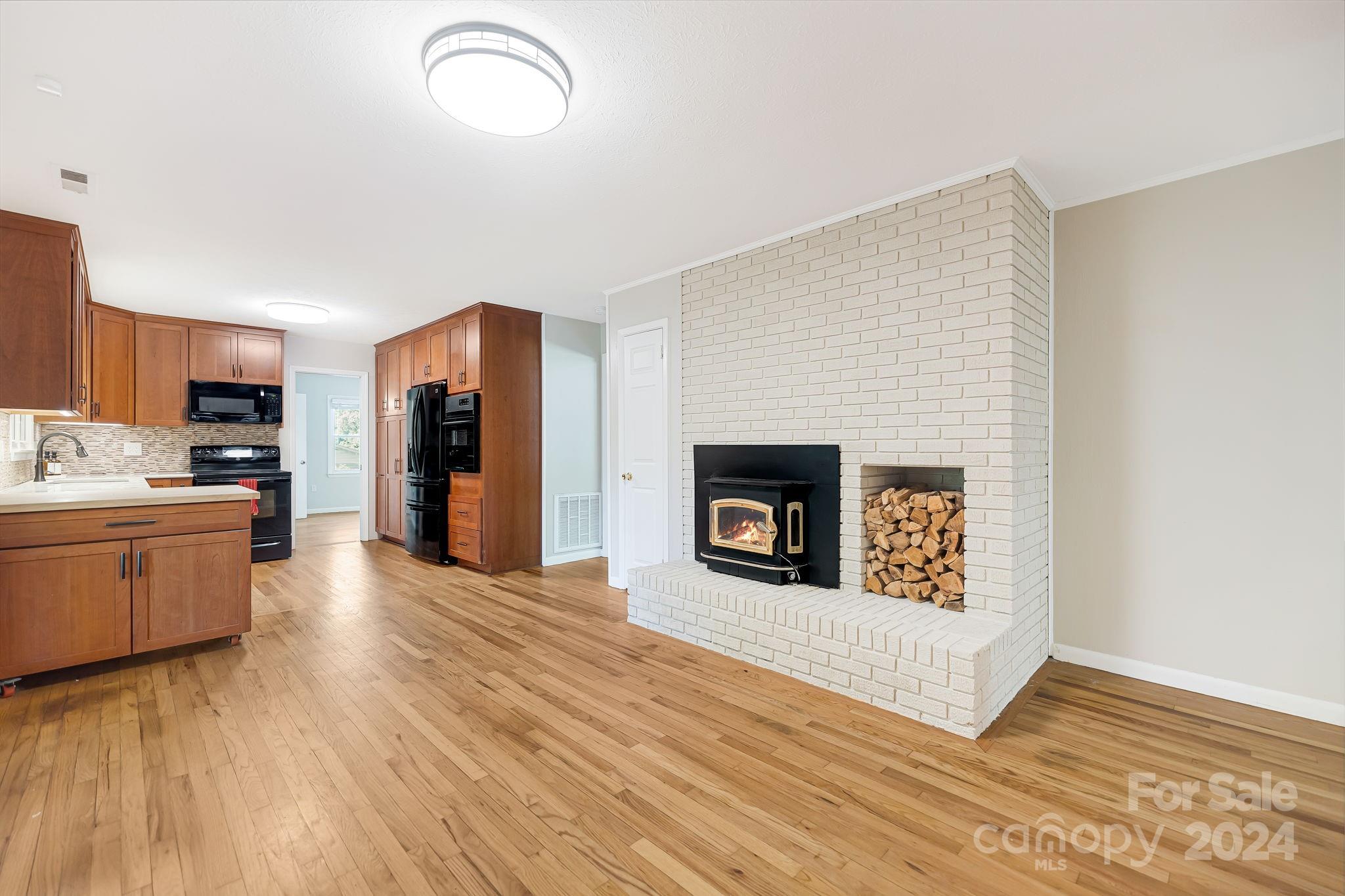 211 Mountain Crest Road Swannanoa NC 28778