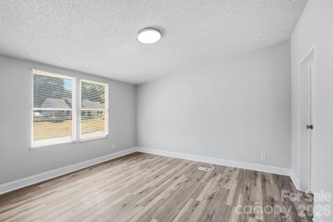 1315 Poplar Glen Drive Kannapolis NC 28083