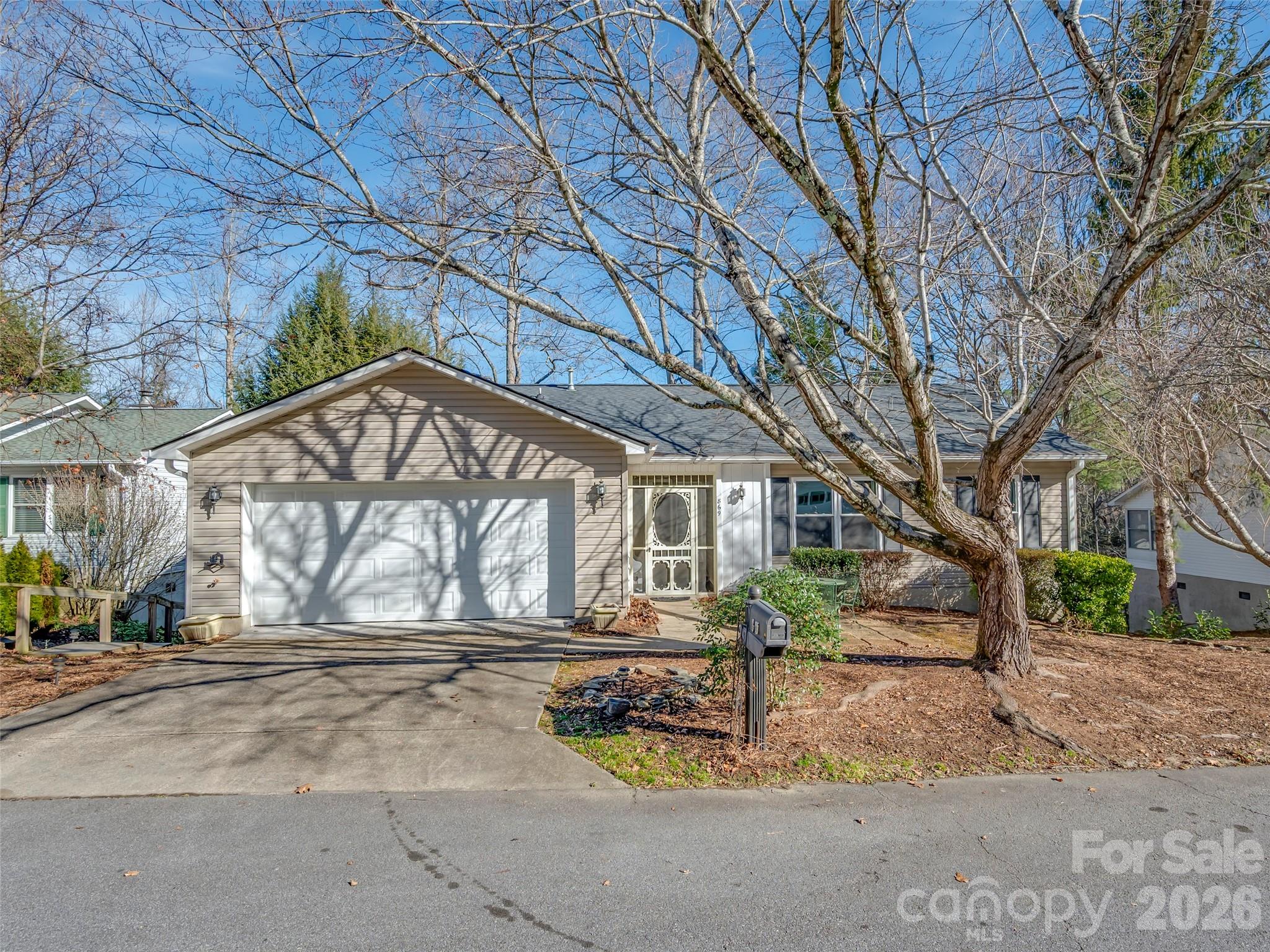 869 Sandburg Terrace Hendersonville NC 28791