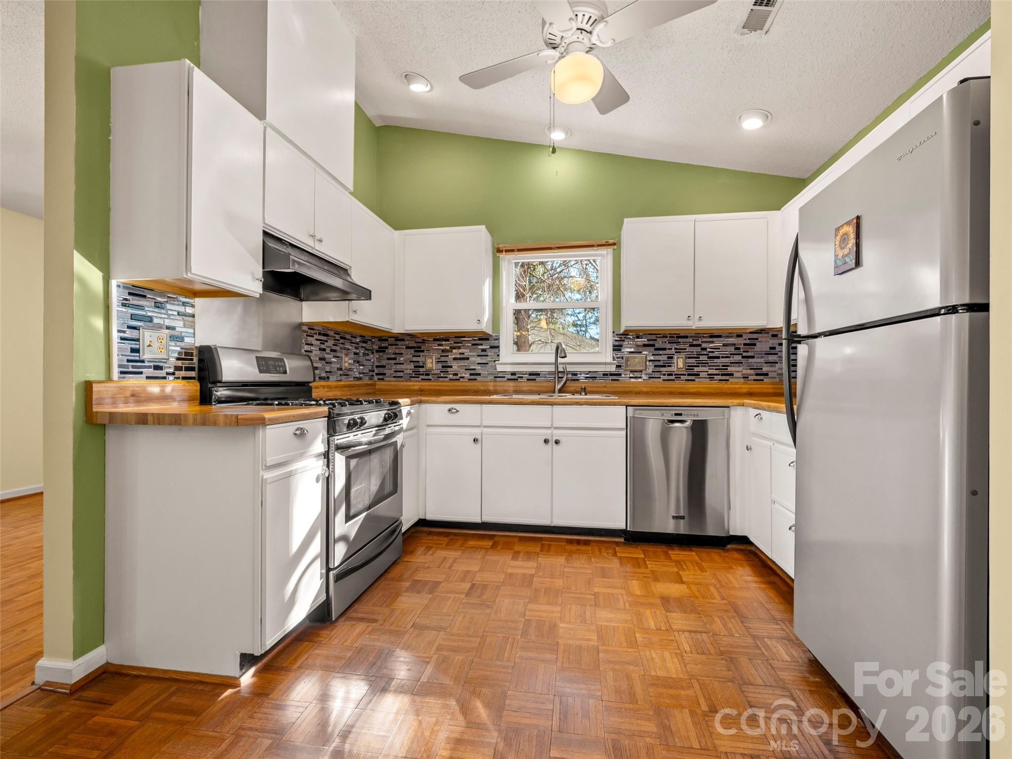 869 Sandburg Terrace Hendersonville NC 28791