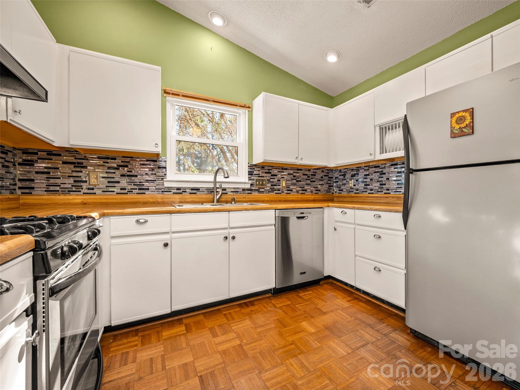869 Sandburg Terrace Hendersonville NC 28791