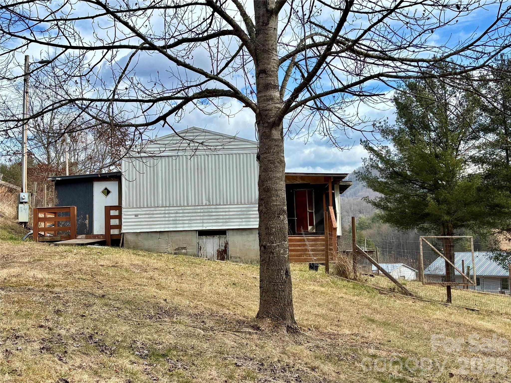 3476 Possum Trot Road Burnsville NC 28714