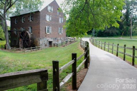 153 Trinity Court Salisbury NC 28147