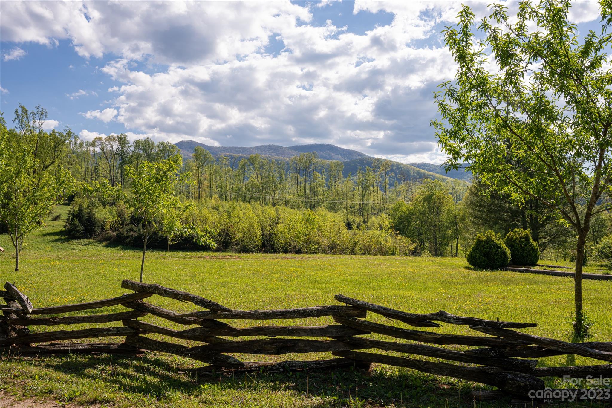 109 Carriage Drive Burnsville NC 28714