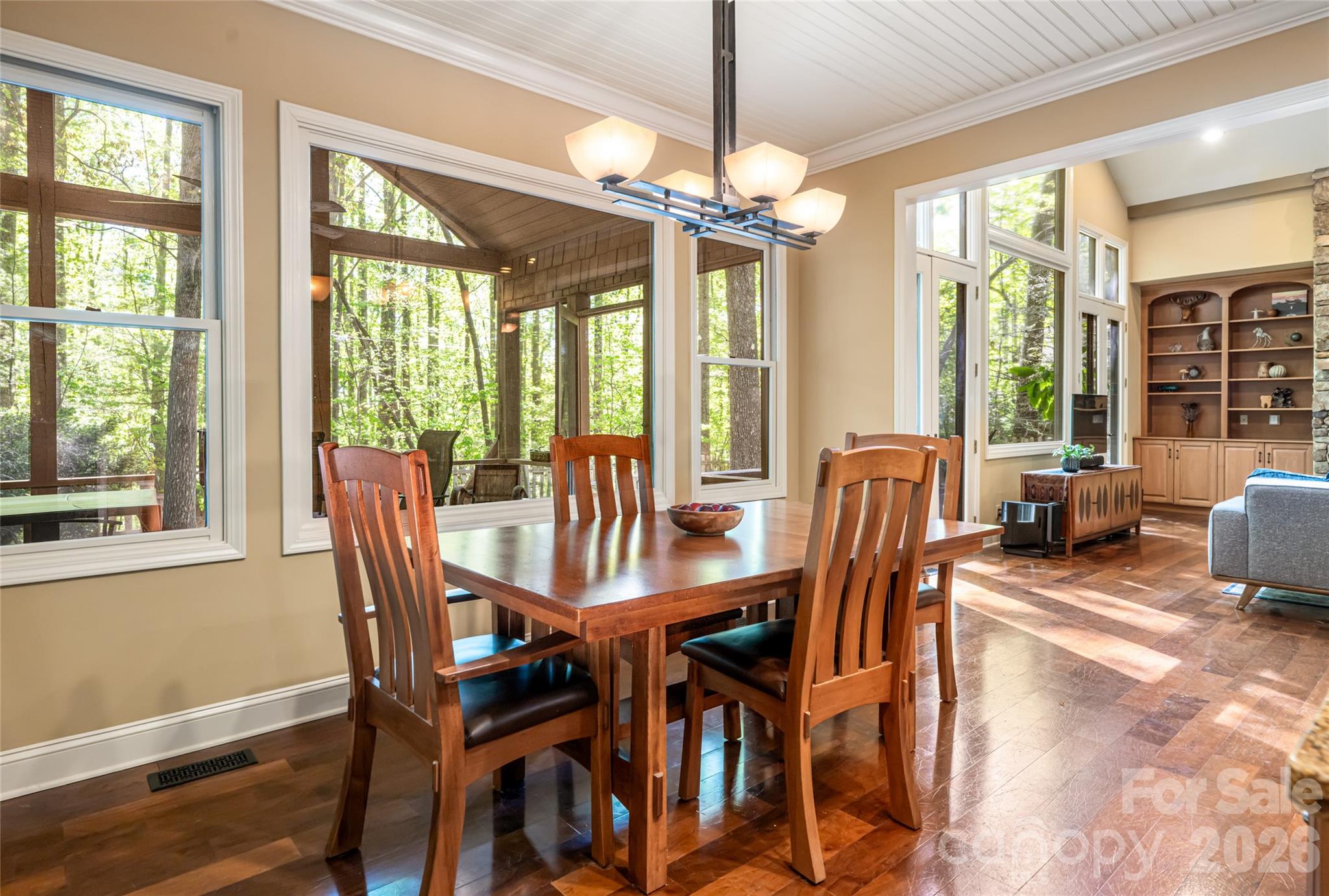 109 Little Cherokee Ridge Hendersonville NC 28739