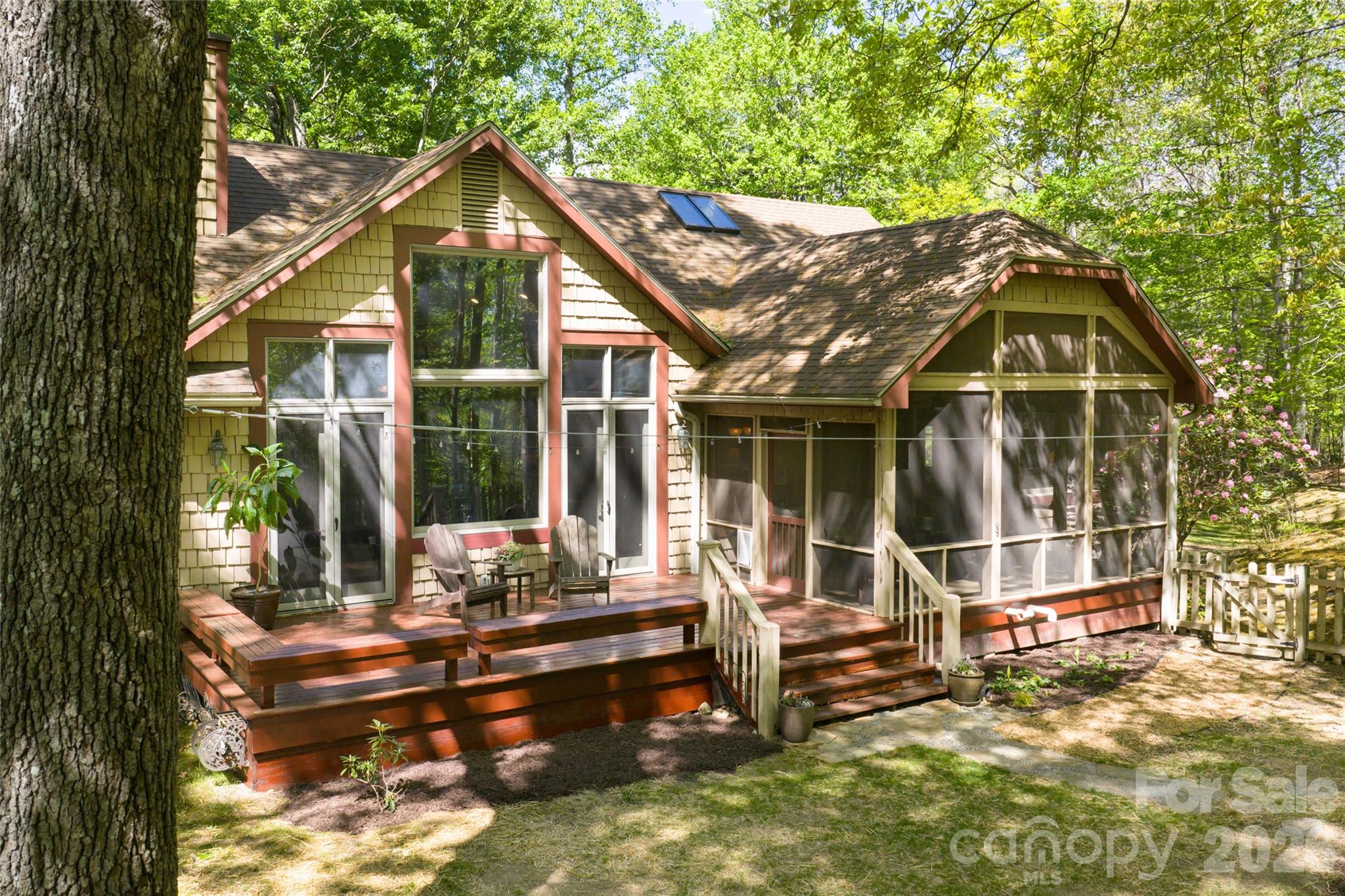 109 Little Cherokee Ridge Hendersonville NC 28739