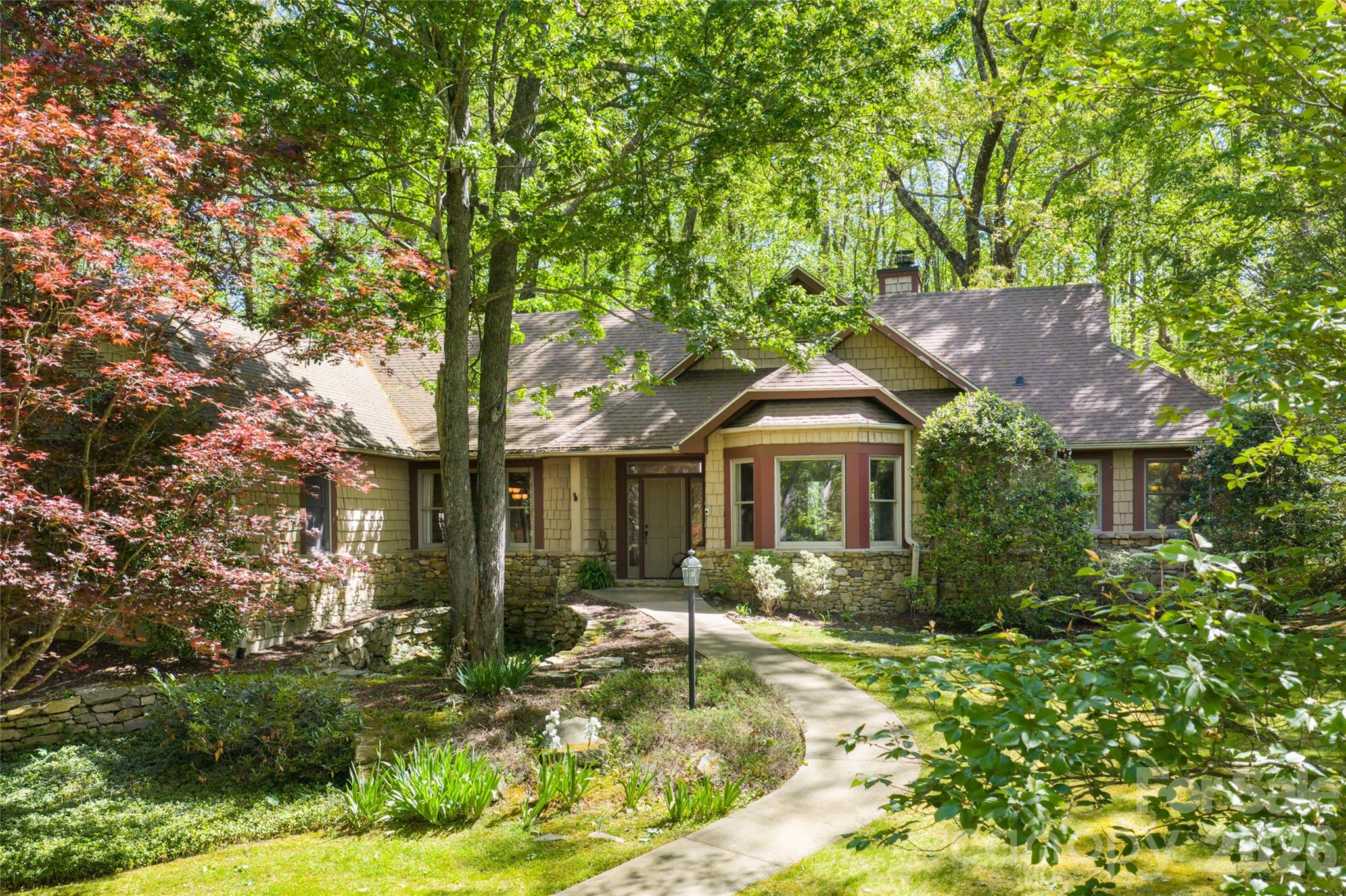 109 Little Cherokee Ridge Hendersonville NC 28739
