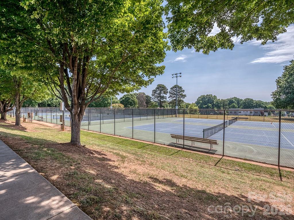 1427 Tippah Park Court Charlotte NC 28205
