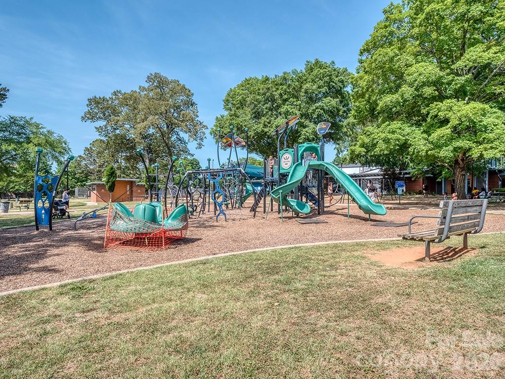 1427 Tippah Park Court Charlotte NC 28205