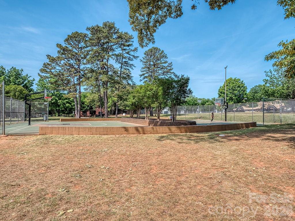 1427 Tippah Park Court Charlotte NC 28205