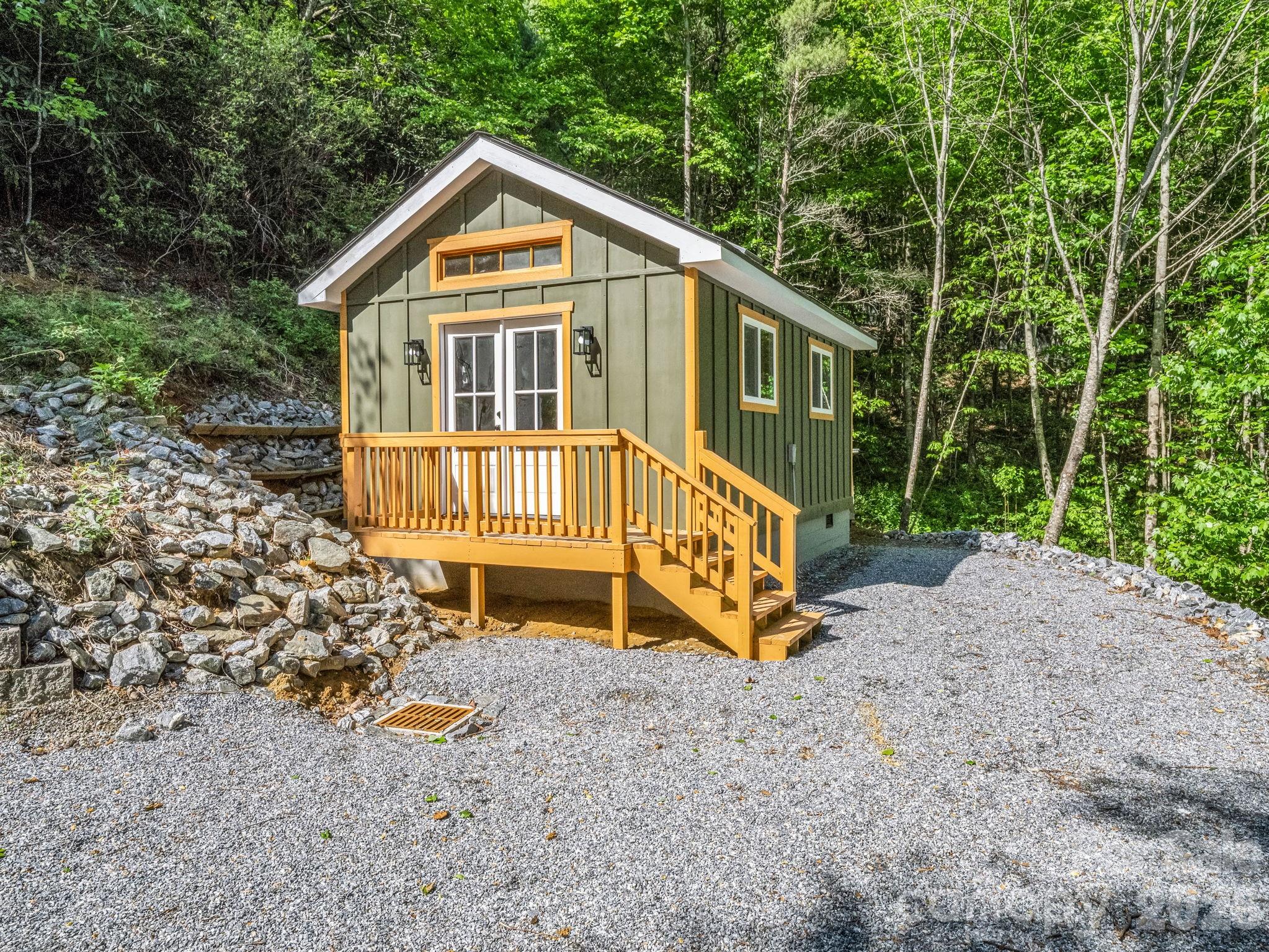 603 Pace Mountain Road Saluda NC 28773