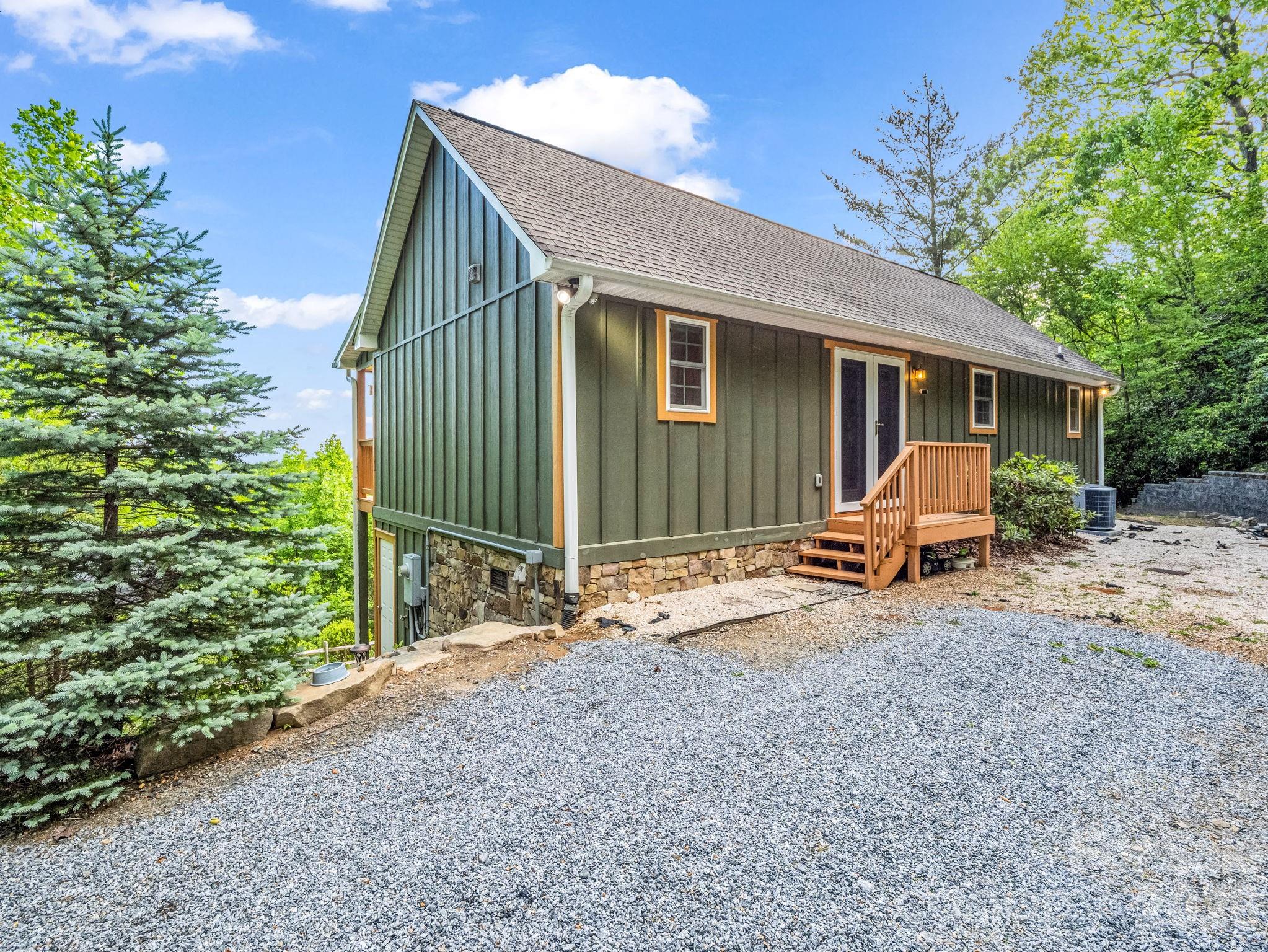 603 Pace Mountain Road Saluda NC 28773