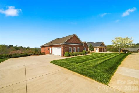 416 Huntington Woods Street N Lenoir NC 28645
