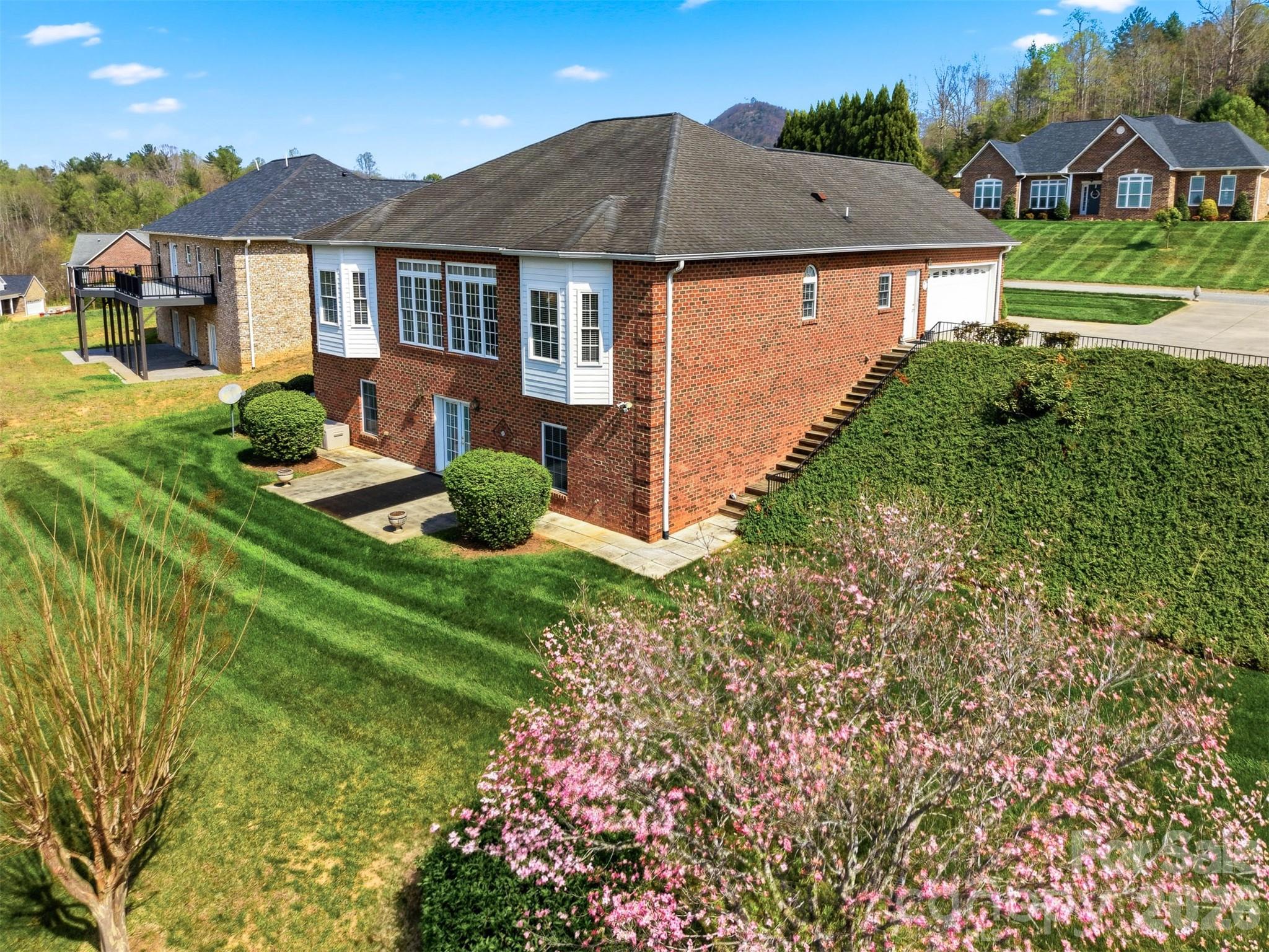 416 Huntington Woods Street N Lenoir NC 28645