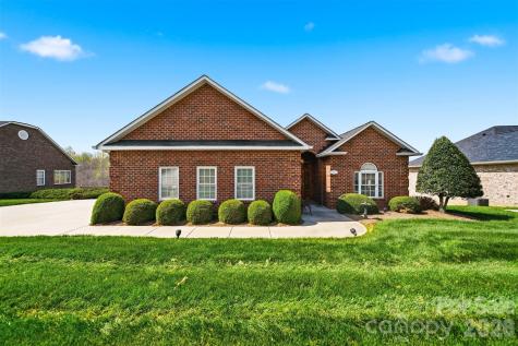 416 Huntington Woods Street N Lenoir NC 28645