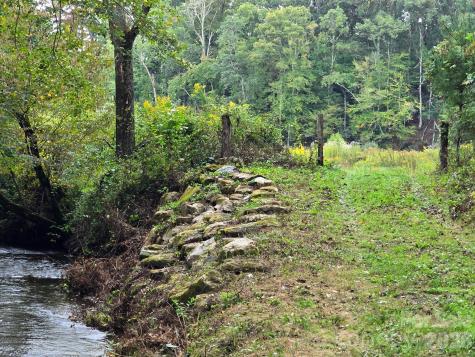 128 Cook Lane Mills River NC 28759