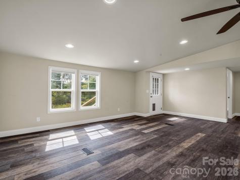 128 Cook Lane Mills River NC 28759