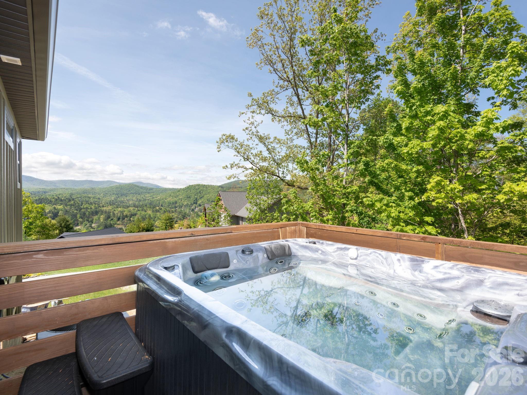 636 Crystal Heights Drive Hendersonville NC 28739