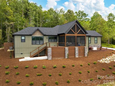 636 Crystal Heights Drive Hendersonville NC 28739