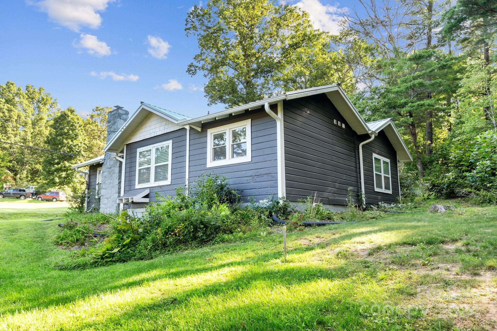 15 Old Fort Road Fairview NC 28730