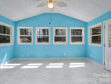 150 Westview Drive Hendersonville NC 28791