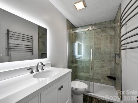 150 Westview Drive Hendersonville NC 28791