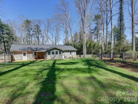 150 Westview Drive Hendersonville NC 28791