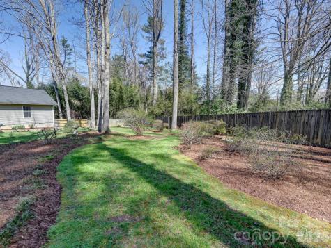 150 Westview Drive Hendersonville NC 28791