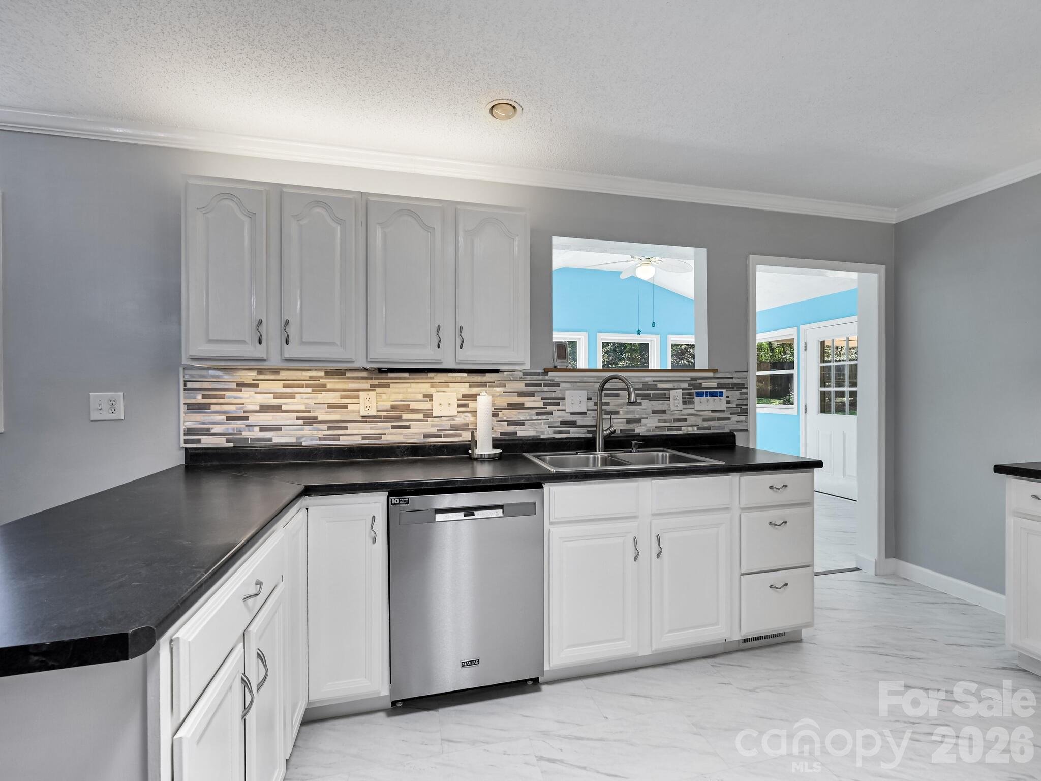 150 Westview Drive Hendersonville NC 28791