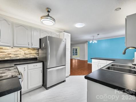 150 Westview Drive Hendersonville NC 28791