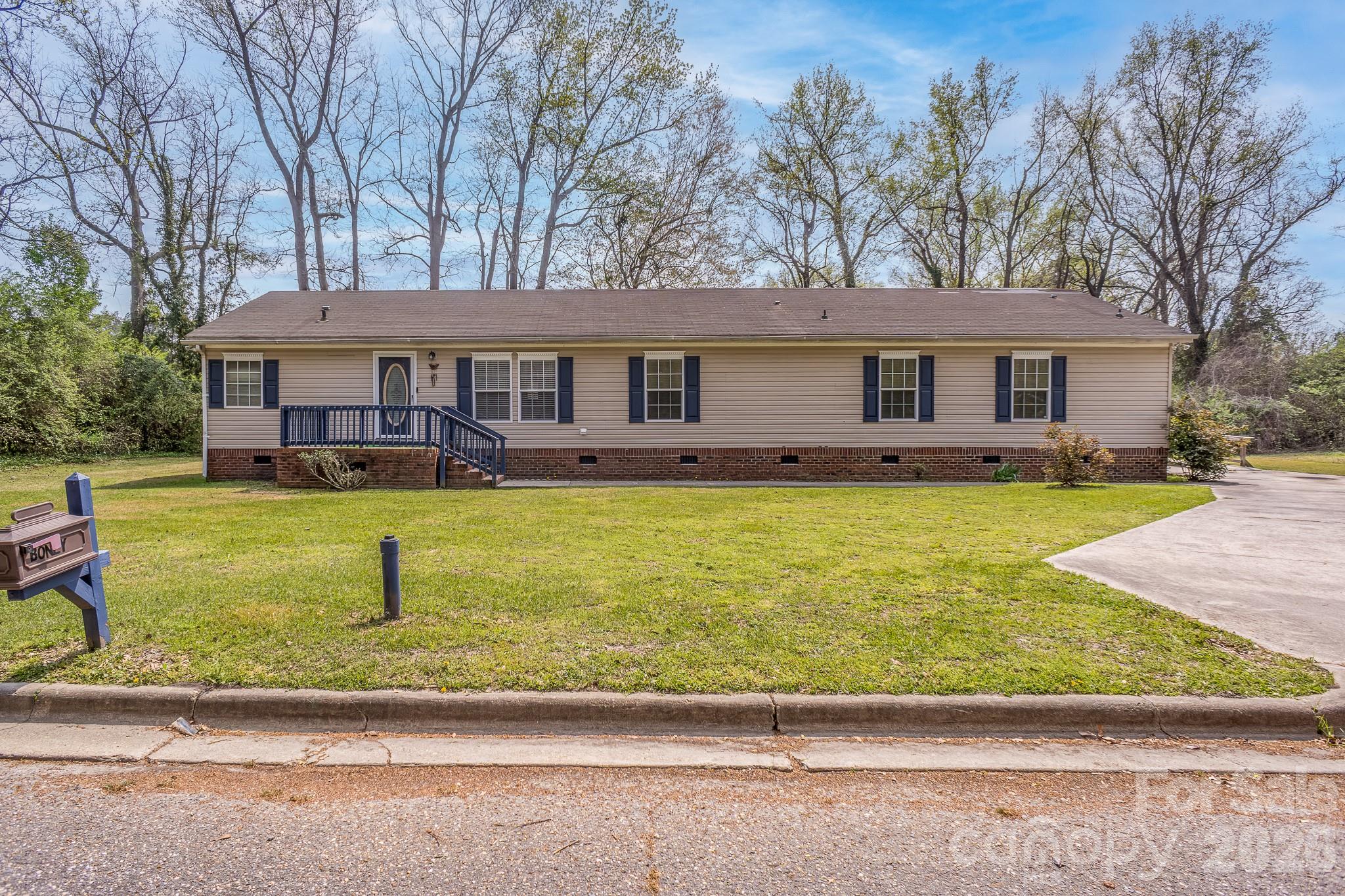 210 Pierce Street Warsaw NC 28398