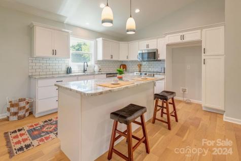 32 Gudger Road Candler NC 28715