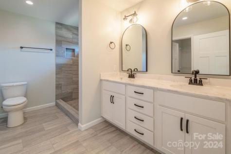 32 Gudger Road Candler NC 28715