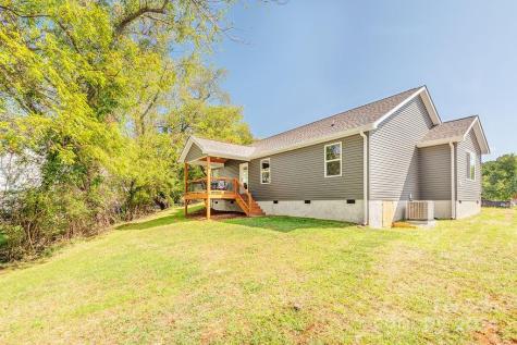 32 Gudger Road Candler NC 28715