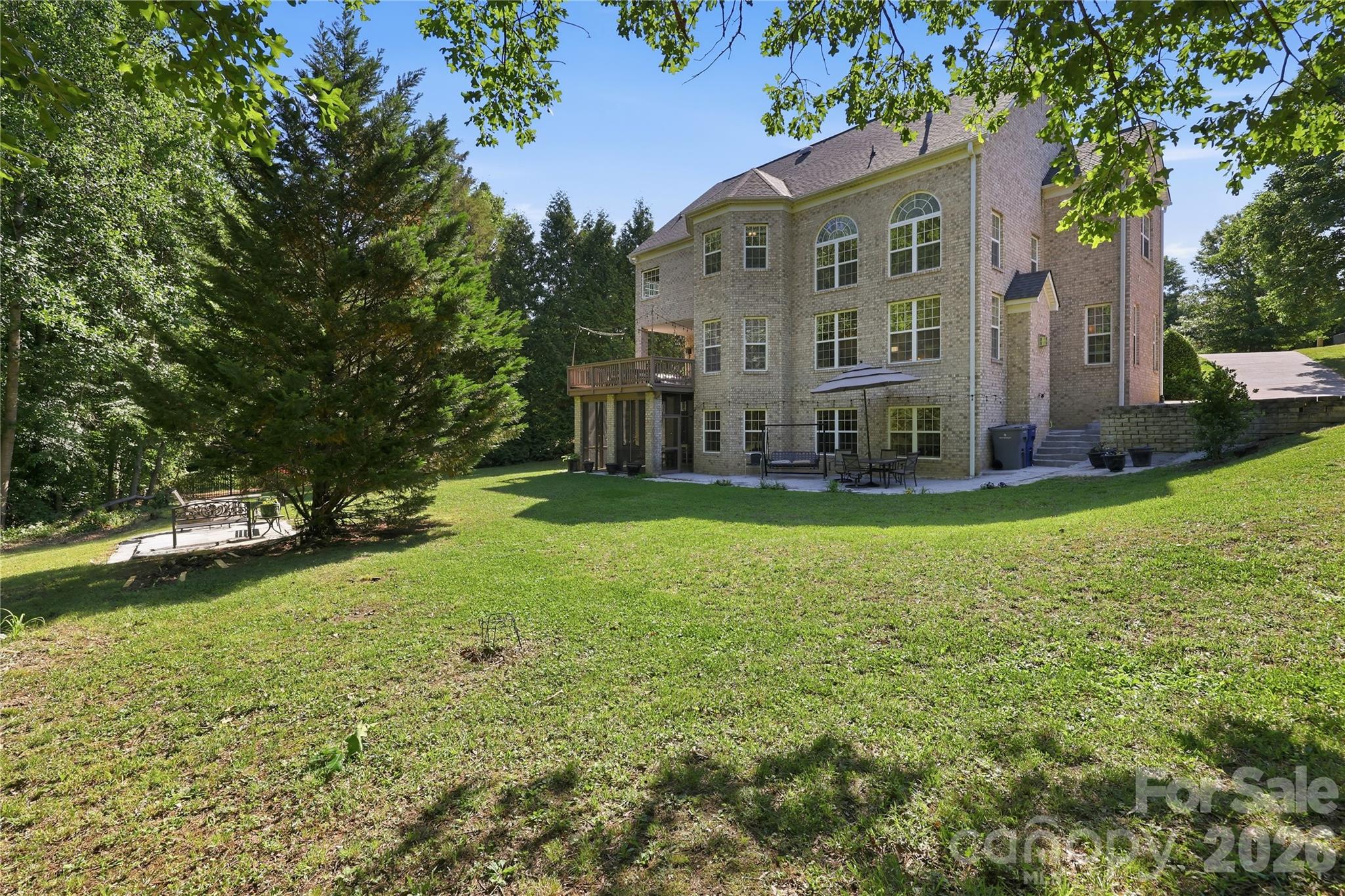 4206 Barons Court Harrisburg NC 28075
